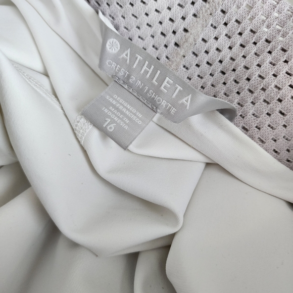 ATHLETA‎ Crest 2 in 1 Shortie in Stone grey size 16 - Picture 7 of 10